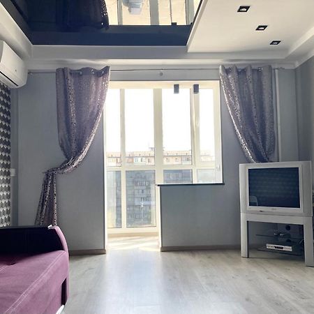 Квартира Напротив Дрим-Тауна Kiev Exterior foto